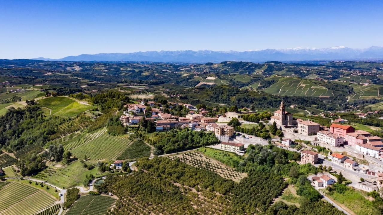 Casa Tina Holiday Home Diano d'Alba Luaran gambar